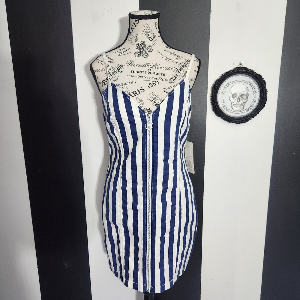 American Bazi Blue and White Striped Apparel